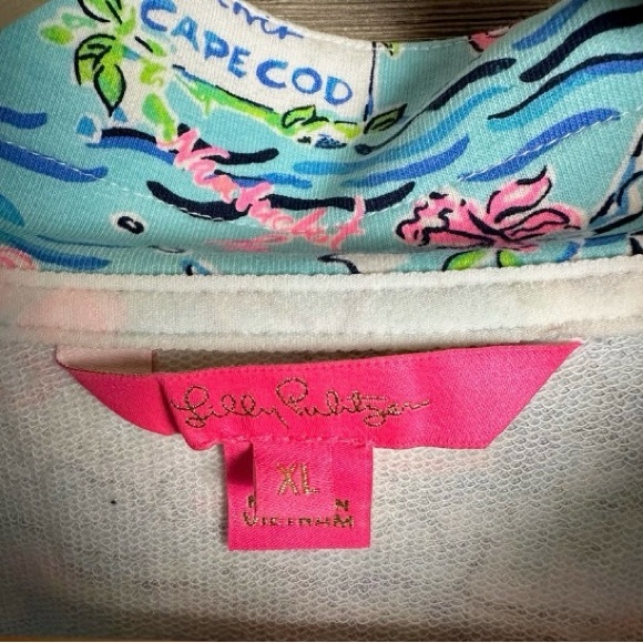 Details
LillyPulitzer CapeCod Upf 50+ Skipper Popover Marthas Vineyard Nantucket - Picture 7 of 8